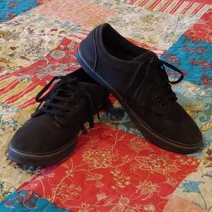Vans Off the Wall skater shoes 8 black